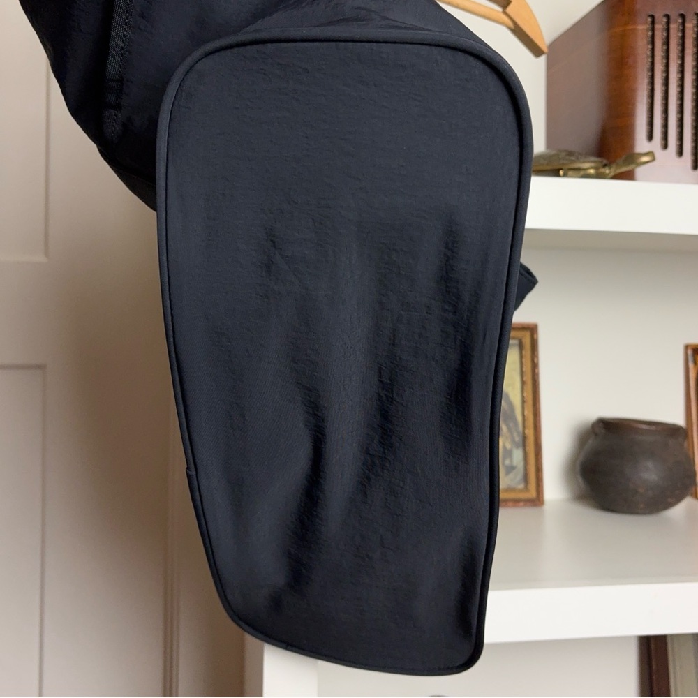 Lululemon Daily Multi-Pocket Tote Bag 20L - Picture 12 of 13